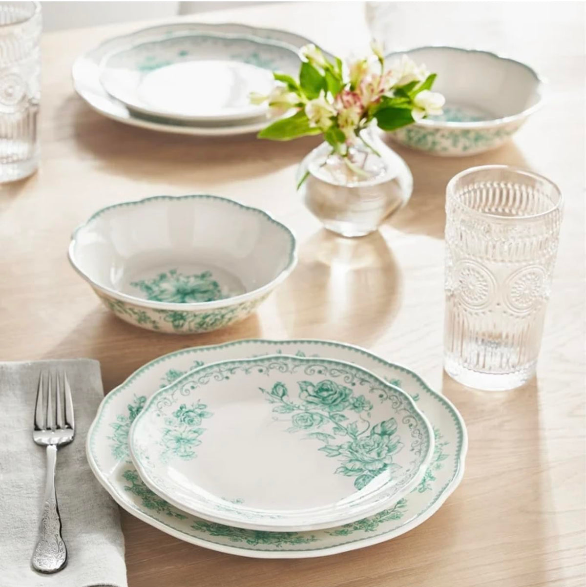 12-Piece Green Stoneware Dinnerware Set D12737