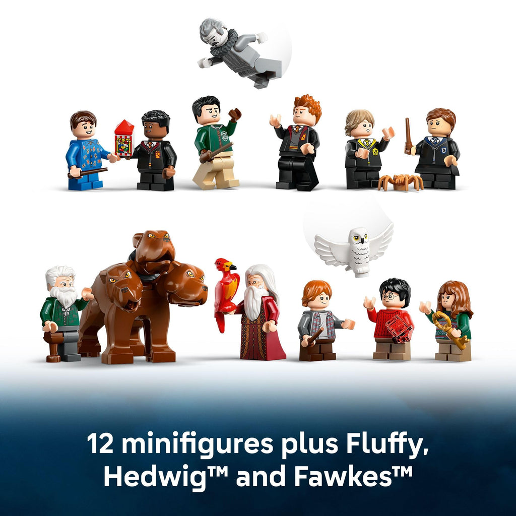 Building Set with 12 Collectible Minifigures W629